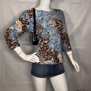 Blue Floral Leopard 3/4 Sleeve Top🩵 - Size M